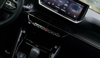 
										Peugeot 2008 GT – 2025 full									