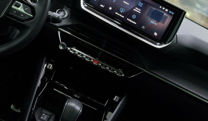
								Peugeot 2008 GT – 2025 full									
