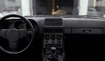 
										Porsche 944 – 1982 cheio									