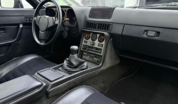 
										Porsche 944 – 1982 cheio									