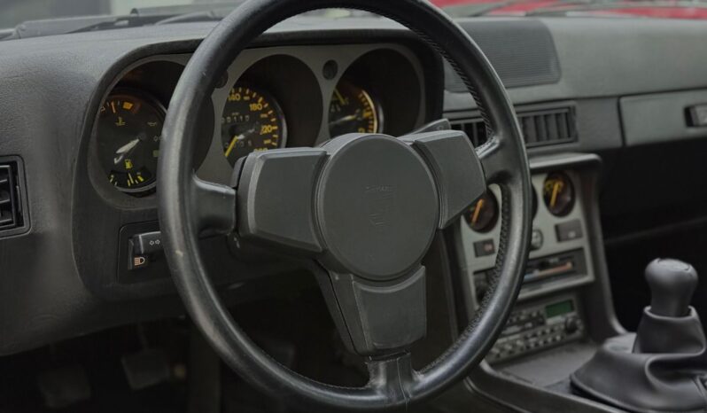 
								Porsche 944 – 1982 cheio									