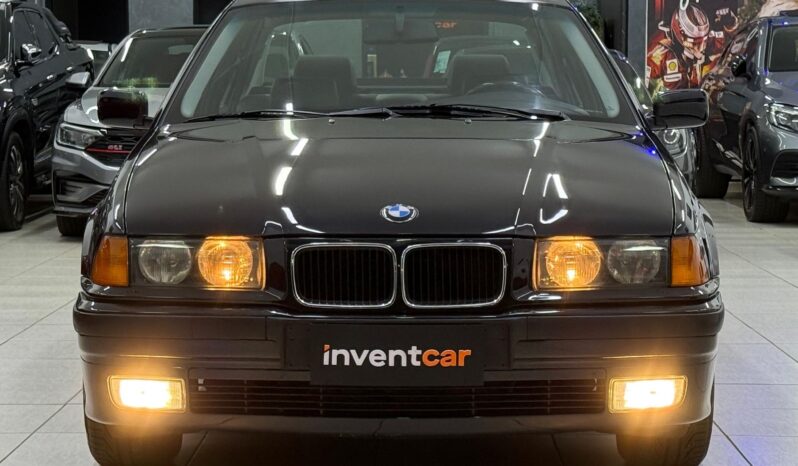 
								BMW 325i – 1995 cheio									