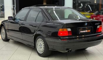 
										BMW 325i – 1995 cheio									
