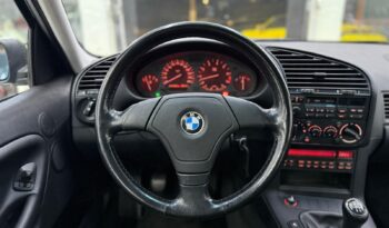 
										BMW 325i – 1995 cheio									
