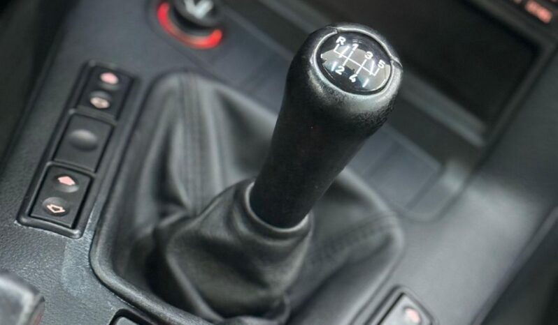 
								BMW 325i – 1995 cheio									