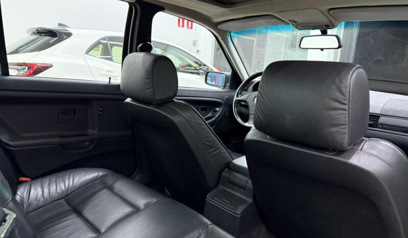 
								BMW 325i – 1995 cheio									