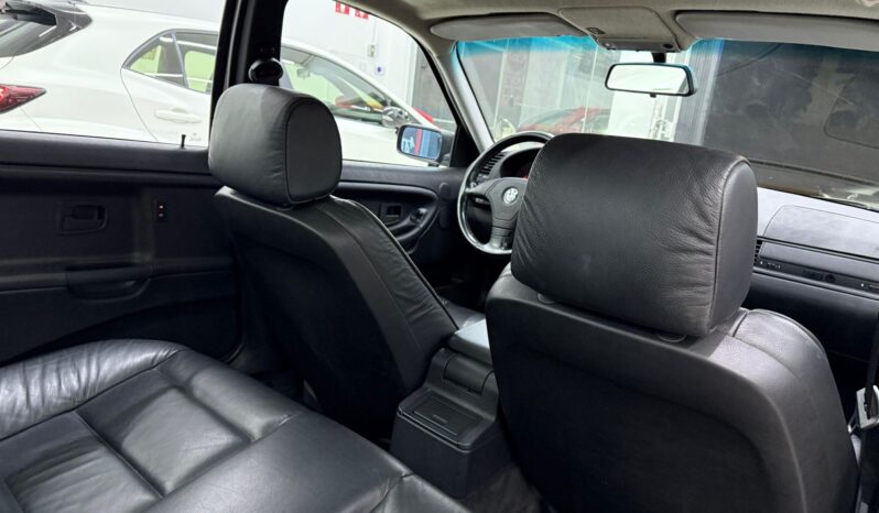 
								BMW 325i – 1995 cheio									