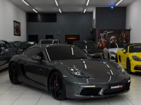 Porsche Cayman S  / 2018