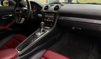 
										Porsche Cayman S  / 2018 cheio									