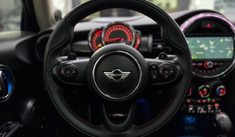 
								Mini Cooper S 2.0 Turbo / 2018 cheio									