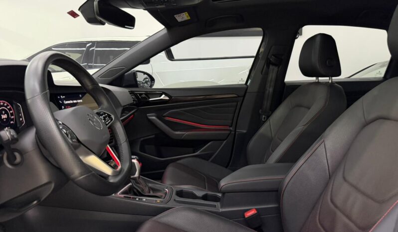 
								Volksvagen Jetta GLi / 2023 cheio									