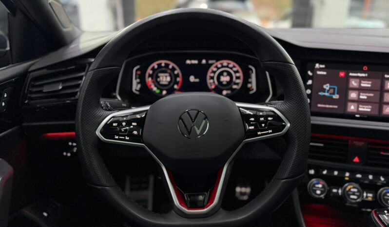 
								Volksvagen Jetta GLi / 2023 cheio									