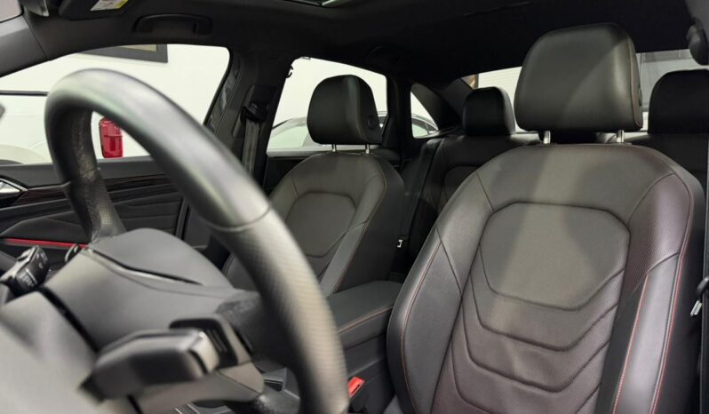 
								Volksvagen Jetta GLi / 2023 cheio									