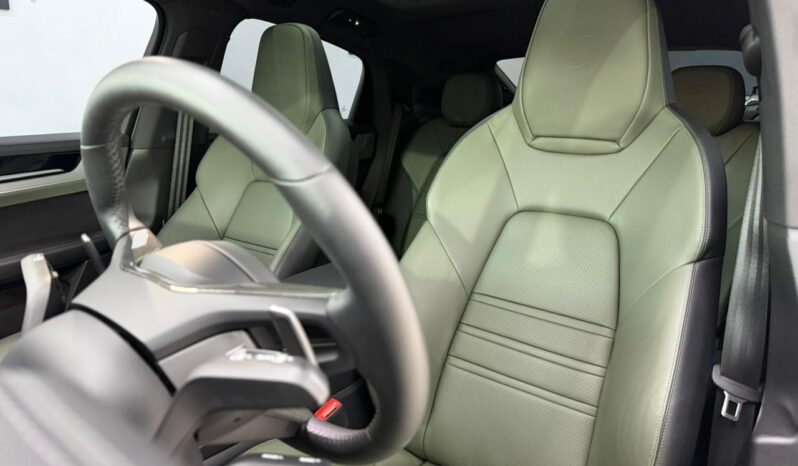
								Porsche Cayenne S CP  2024 cheio									