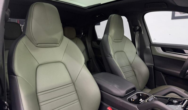 
								Porsche Cayenne S CP  2024 cheio									