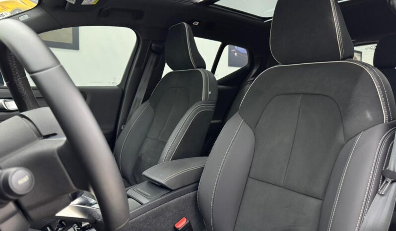 
								Volvo XC40 P6 Recharge Eletric Plus / 2024 cheio									