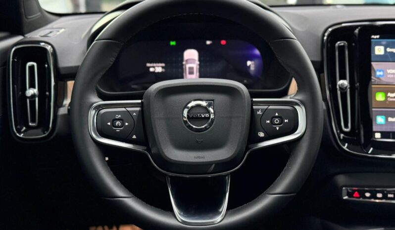 
								Volvo XC40 P6 Recharge Eletric Plus / 2024 cheio									