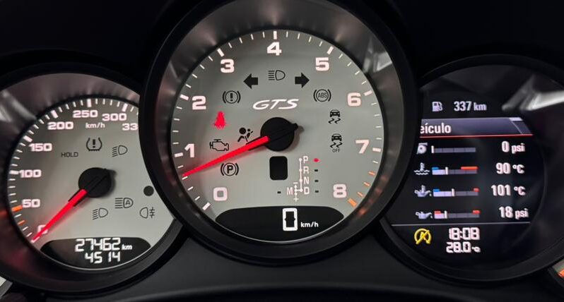 
								Porsche 911 Carrera GTS / 2018 cheio									