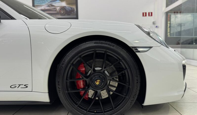 
								Porsche 911 Carrera GTS / 2018 cheio									