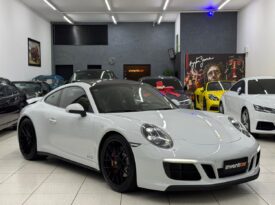Porsche 911 Carrera GTS / 2018