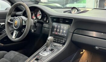 
										Porsche 911 Carrera GTS / 2018 cheio									