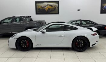 
										Porsche 911 Carrera GTS / 2018 cheio									