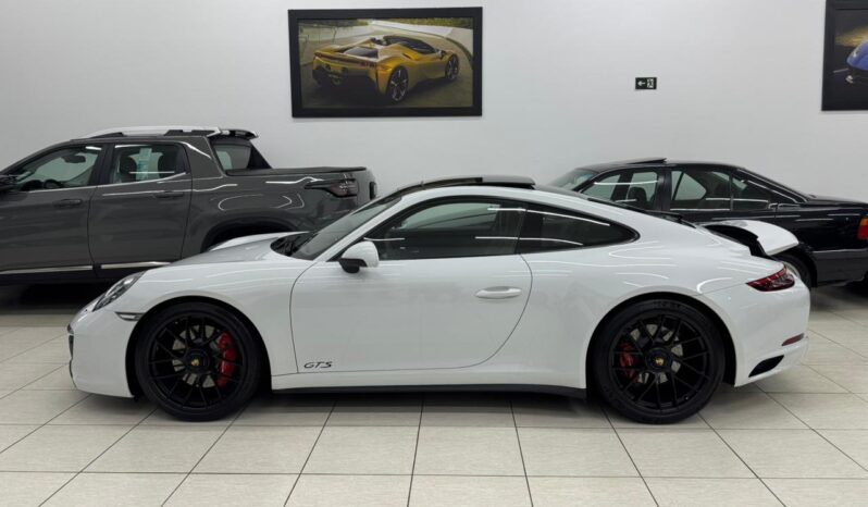 
								Porsche 911 Carrera GTS / 2018 cheio									