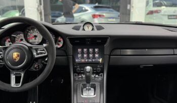 
										Porsche 911 Carrera GTS / 2018 cheio									