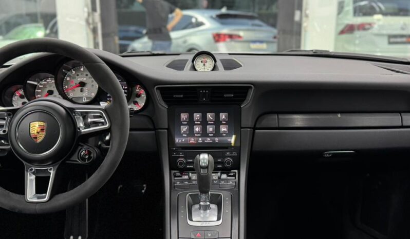 
								Porsche 911 Carrera GTS / 2018 cheio									