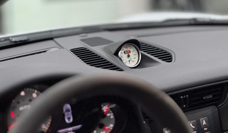 
								Porsche 911 Carrera GTS / 2018 cheio									