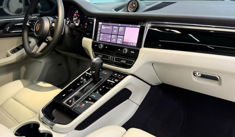 
								Porsche Macan S/2025 cheio									