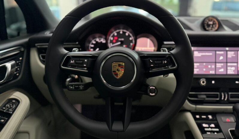 
								Porsche Macan S/2025 cheio									
