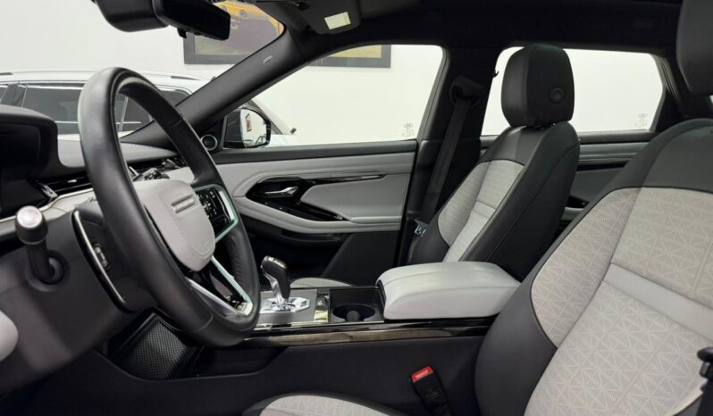 
								Land Rover Evoque P250 HSE R-Dynamic / 2023 cheio									