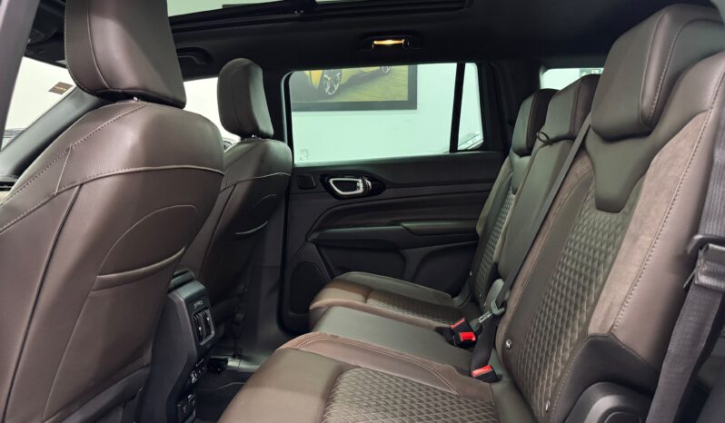 
								Jeep Commander Overland TD380/2023 cheio									