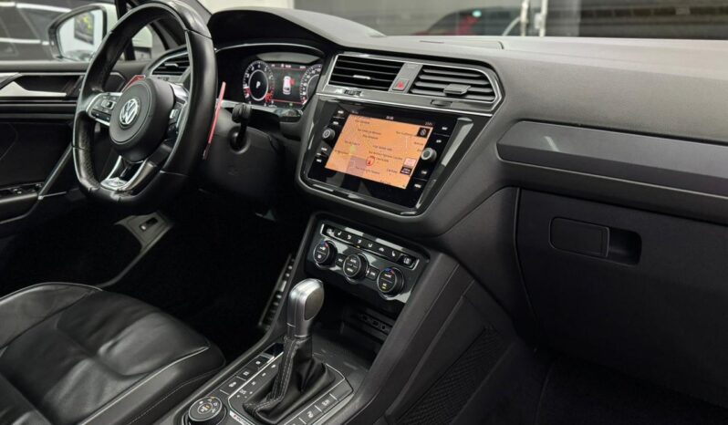 
								Volkswagen Tiguan R-Line 350 Tsi / 2018 cheio									