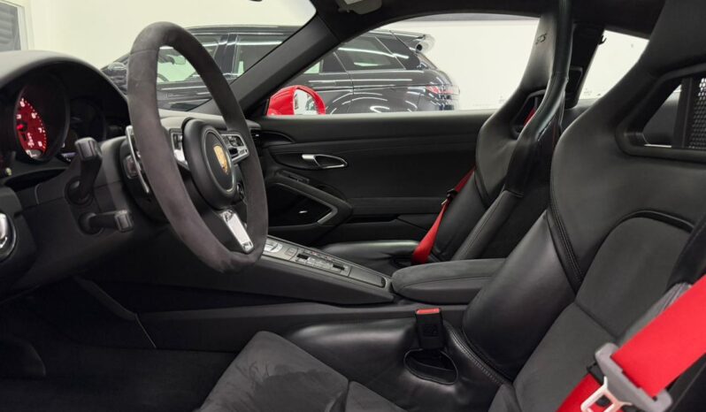 
								Porsche 911 Carrera GTS 991.2 / 2018 cheio									