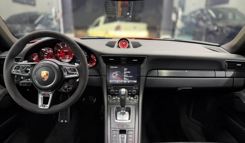 
								Porsche 911 Carrera GTS 991.2 / 2018 cheio									