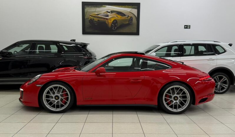 
								Porsche 911 Carrera GTS 991.2 / 2018 cheio									