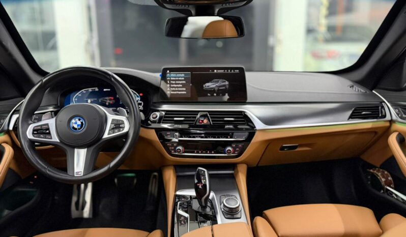 
								BMW 530e M Sport Blindada / 2023 cheio									