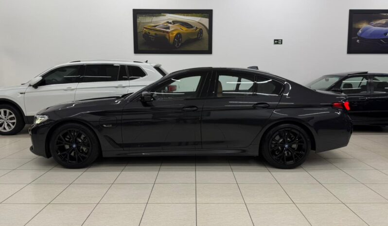 
								BMW 530e M Sport Blindada / 2023 cheio									