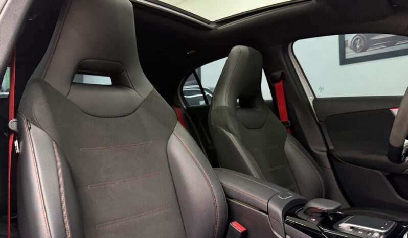 
								Mercedes-Benz A-45 S AMG / 2022 cheio									