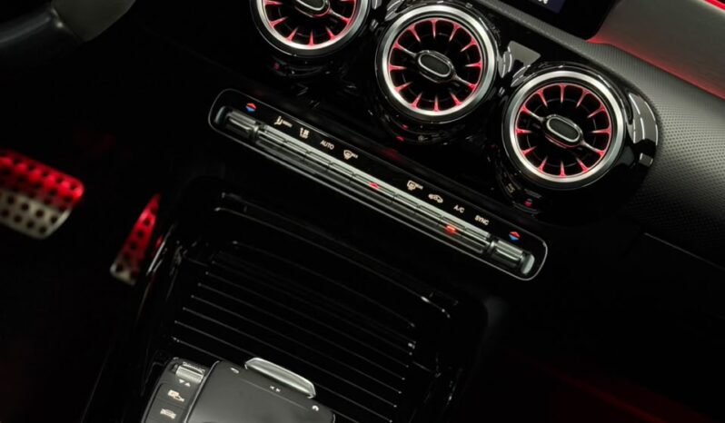 
								Mercedes-Benz A-45 S AMG / 2022 cheio									