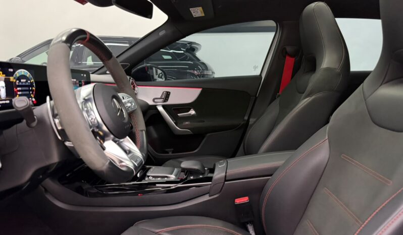 
								Mercedes-Benz A-45 S AMG / 2022 cheio									