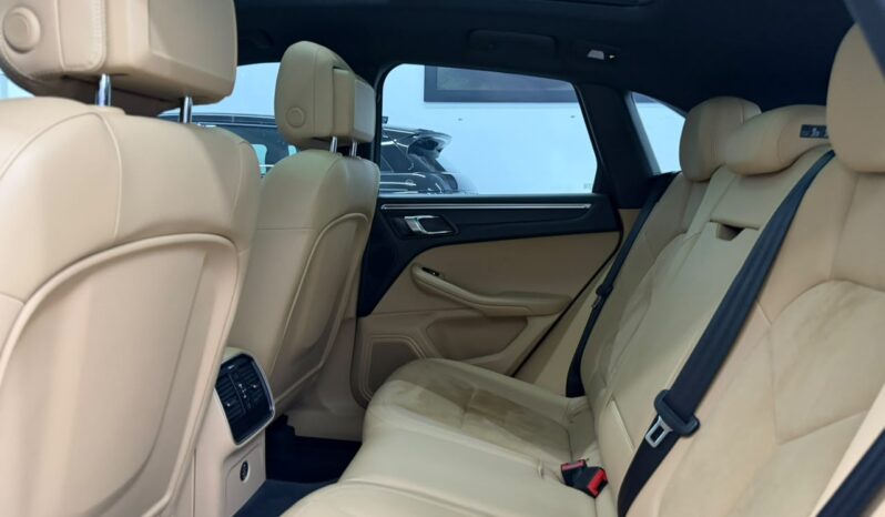 
								Porsche Macan / 2018 cheio									