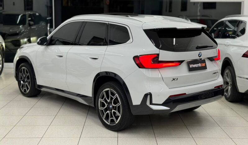 
								BMW X1 S Drive 20i X-line / 2026 cheio									