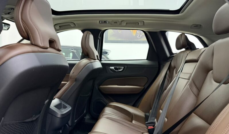 
								Volvo XC60 T5 Inscription AWD / 2019 cheio									