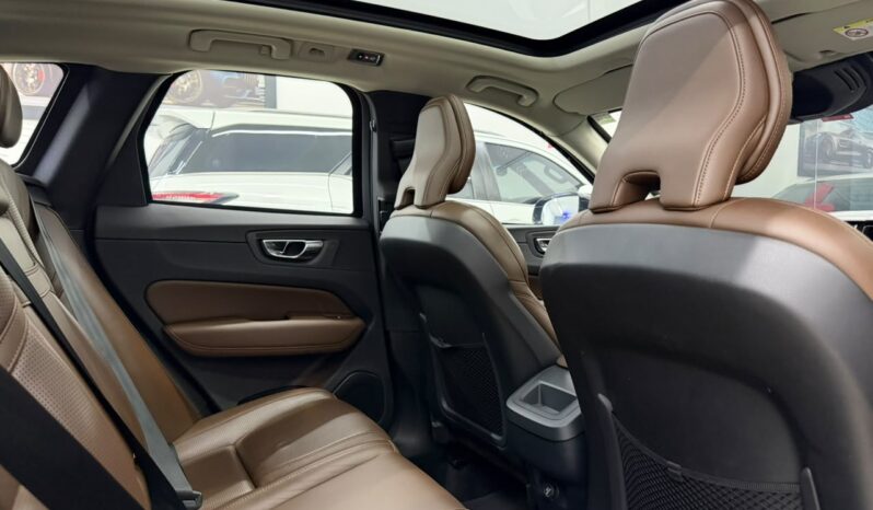 
								Volvo XC60 T5 Inscription AWD / 2019 cheio									