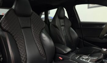 
										Audi RS3 Sportback / 2018 cheio									