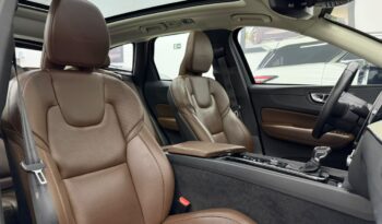 
										Volvo XC60 T5 Inscription AWD / 2019 cheio									