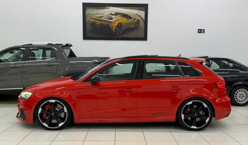 
								Audi RS3 Sportback / 2018 cheio									